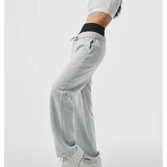 Alo Yoga Accolade Women's straight leg Athletic Heather Gray Sweatpants size L - Picture 2 of 6